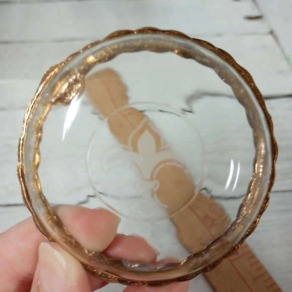 Vintage Set of 2 Gold Tone Rope Design Ashtrays, Ashtray measures approx. 3" - Picture 4 of 6